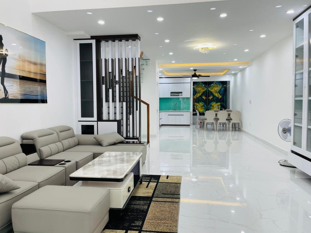 Nhà Mới Đẹp Chu Văn An - 88m2, 3PN, Xe Hơi Vào Nhà - Giá Chỉ 12 Tỷ