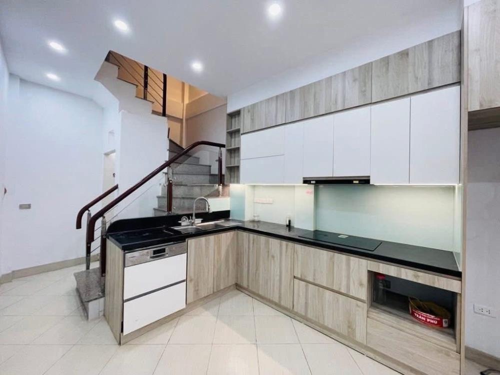 Bán nhà phân lô quân đội Hoàng Văn Thái - 32m2 - 5 tầng - Ô tô đỗ cửa - 10.3 tỷ