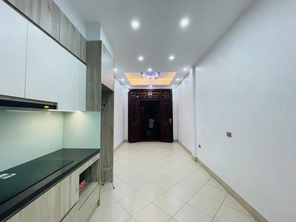 Bán nhà phân lô quân đội Hoàng Văn Thái - 32m2 - 5 tầng - Ô tô đỗ cửa - 10.3 tỷ