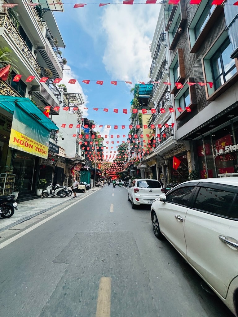 Bán nhà mặt phố Hàng Đồng - Vị trí Kim Cương - Kinh Doanh Đa Ngành - Giá 43 tỷ