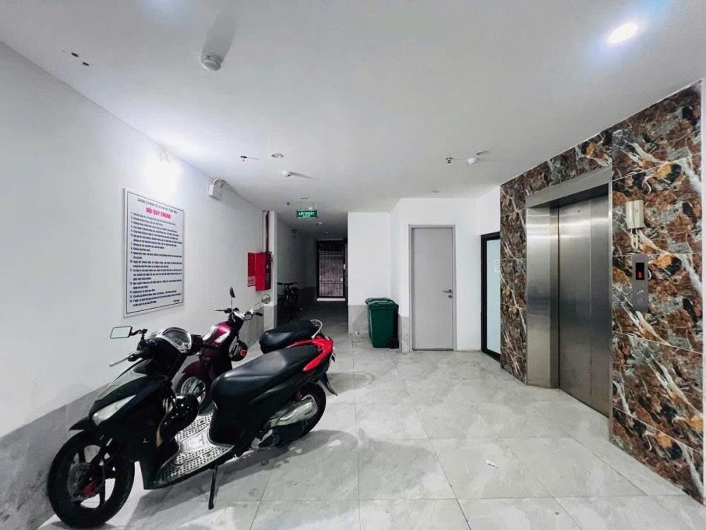 Bán nhà mặt phố Tôn Đức Thắng 43m2, 4 tầng, mặt tiền 5.3m - Vị trí đắc địa, giá tốt