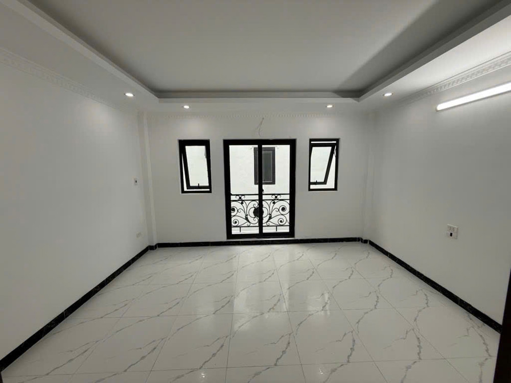 BÁN NHÀ THANH AM LONG BIÊN,ĐẸP LONG LANH 45M-NHỈNH6 TỶ(TL)