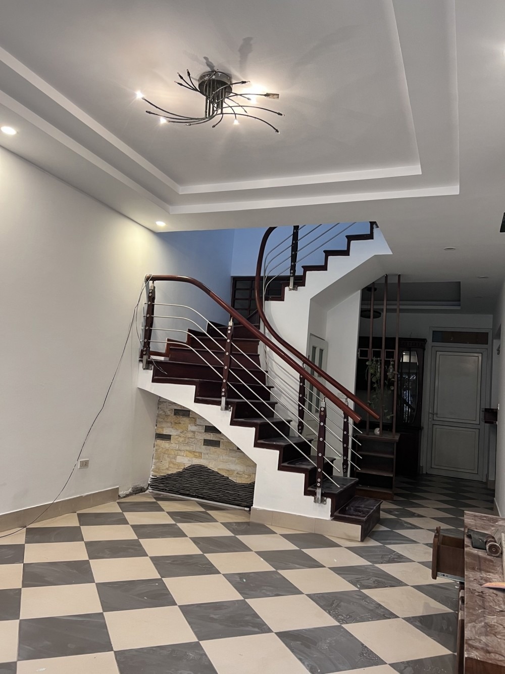 Bán nhà Nguyễn Văn Cừ, Long Biên - 2 Tầng, 65m², Ô Tô Vào Nhà - Giá 11 Tỷ