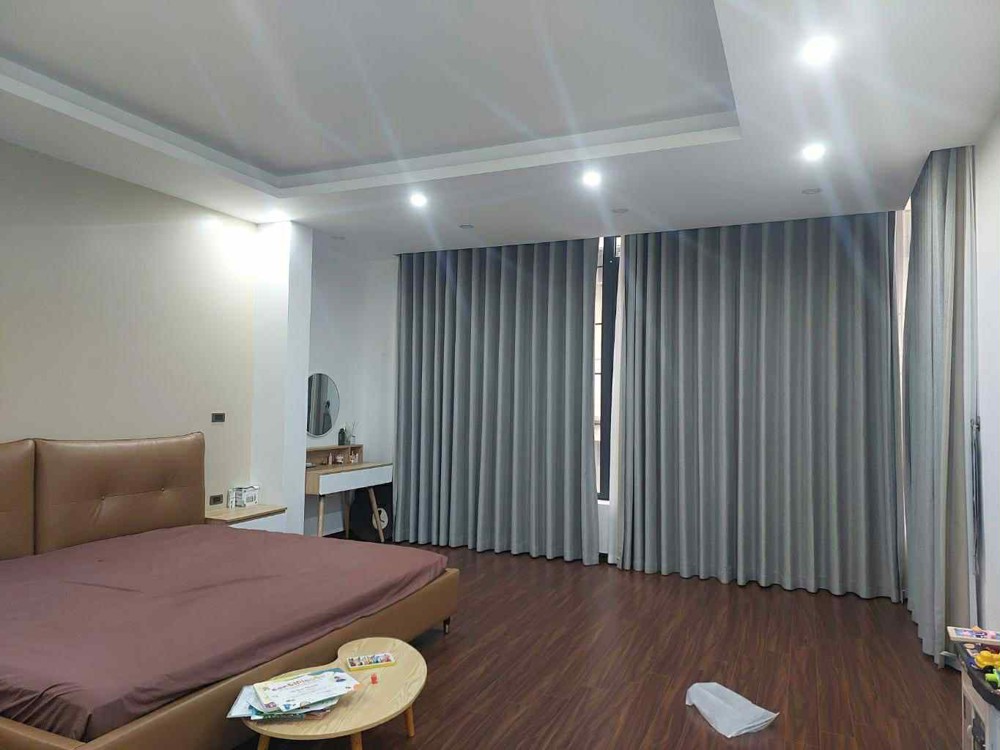 bán nhà Nguyễn Văn Cừ, 118m x 5 tầng, mặt tiền 5.5m, thang máy, gara, kinh doanh