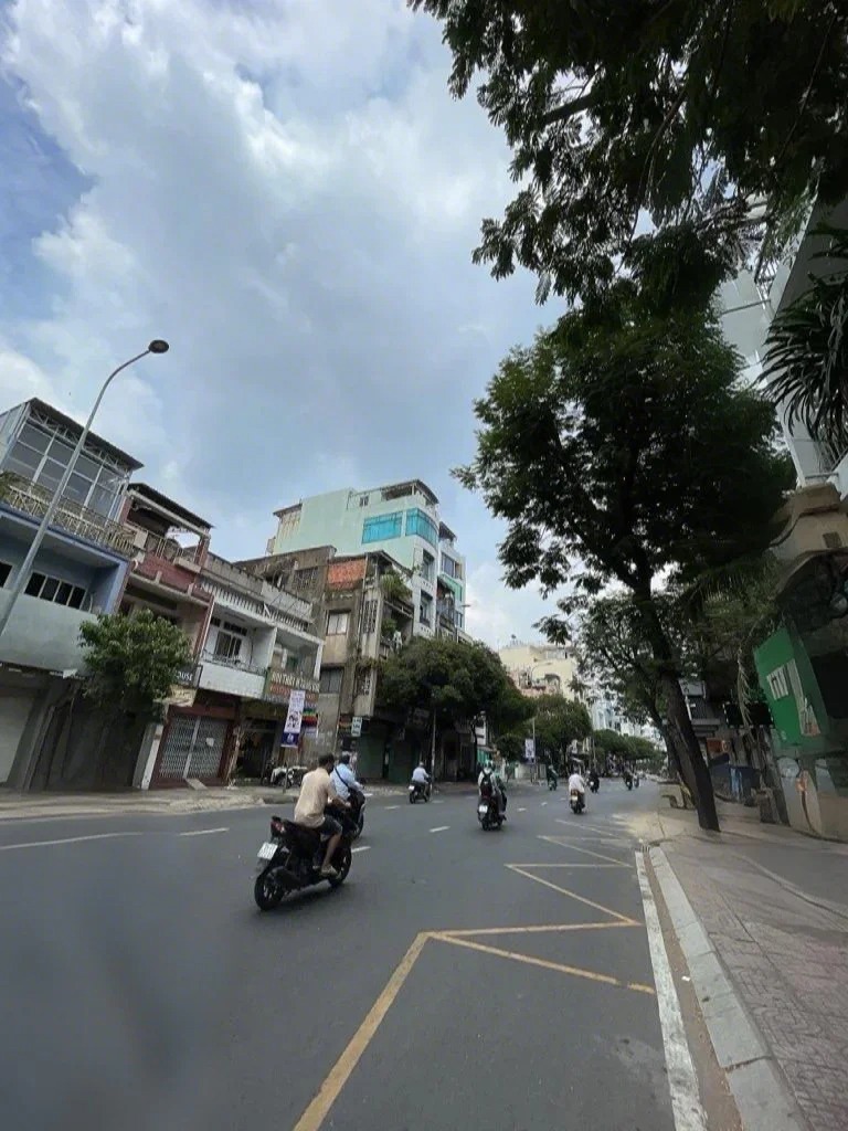 Bán nhà Quận 3, 4 tầng, trung tâm Điện Biên Phủ - Giá 7.6 tỷ