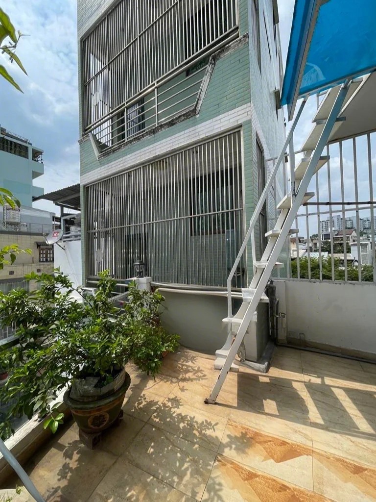 Bán nhà Quận 3, 4 tầng, trung tâm Điện Biên Phủ - Giá 7.6 tỷ