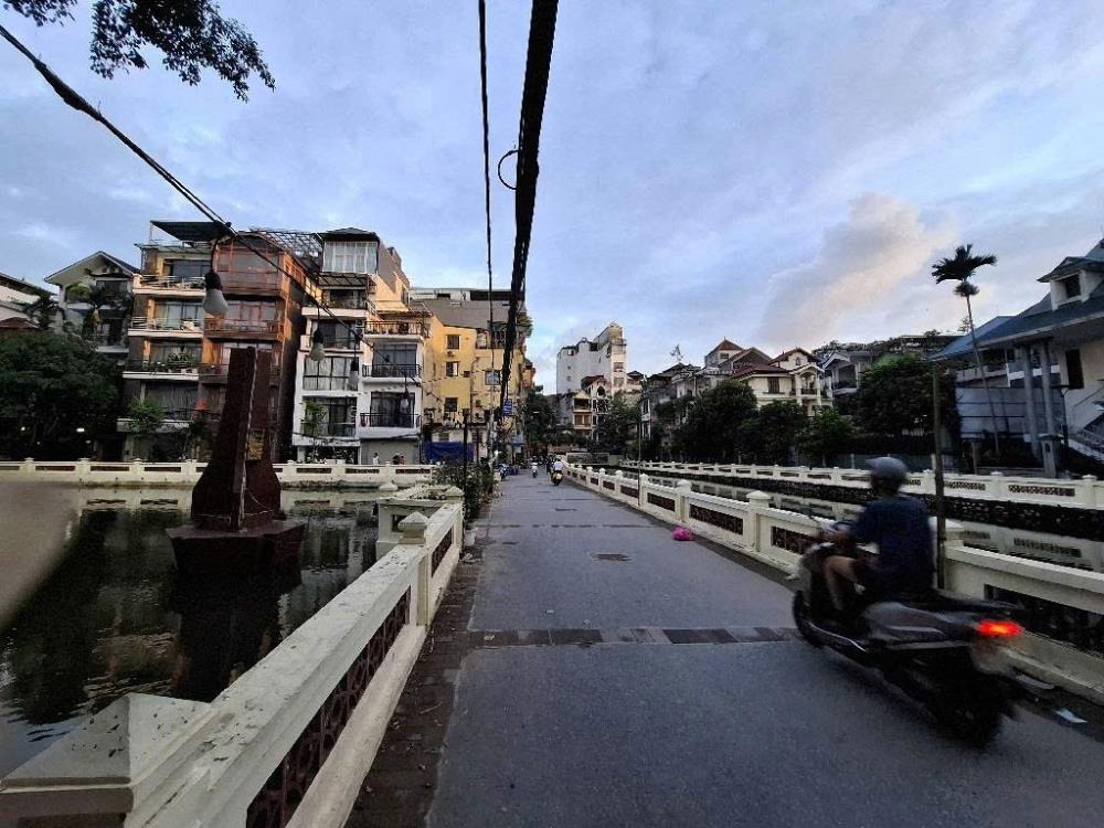 Nhà Đẹp Hoàng Hoa Thám - 10m Ô Tô - Gần Bách Thảo - Giá 15.7 tỷ
