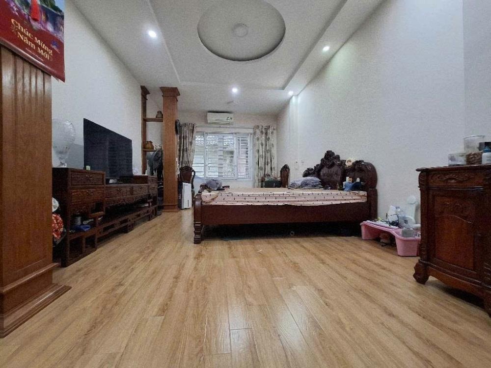 Nhà Đẹp Hoàng Hoa Thám - 10m Ô Tô - Gần Bách Thảo - Giá 15.7 tỷ