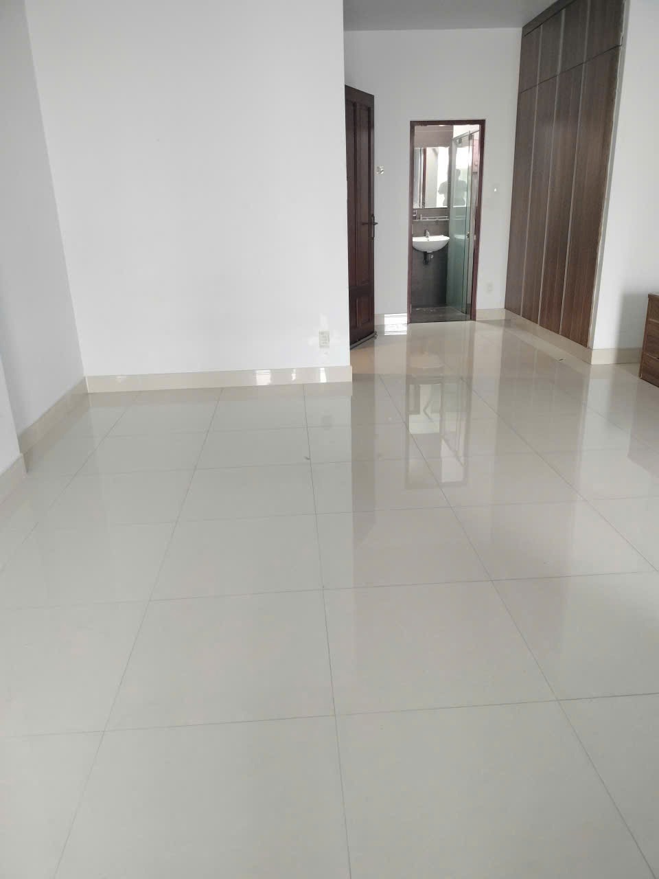 Bán Nhà 4 Tầng Bình Tân - 5m Ngang - Vị Trí Đắc Địa