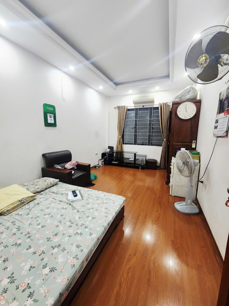 11,5 Tỷ: Nhà 7 tầng, 49m, MT 4m; ngõ thông ra phố Kim Giang, KĐT mới Đại Kim; 10 phòng cho thuê