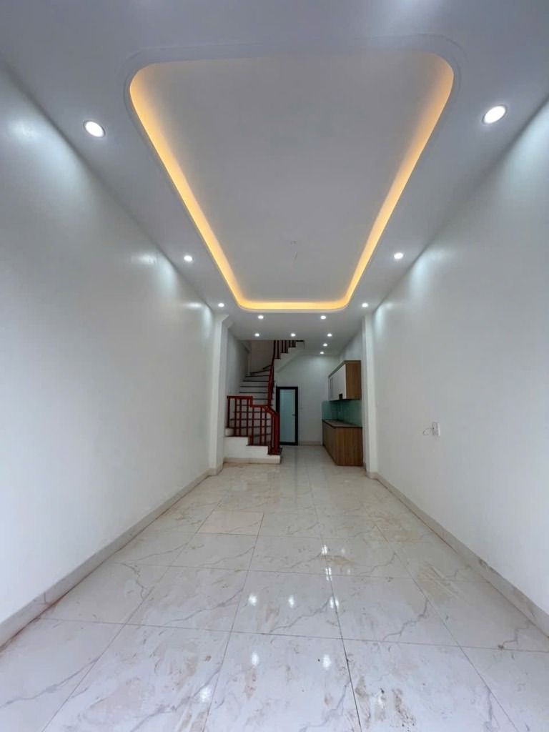 Bán nhà Đông La, Hoài Đức - 33m2, 5 tầng, 5.25 tỷ - Vị trí đẹp, giao thông thuận tiện