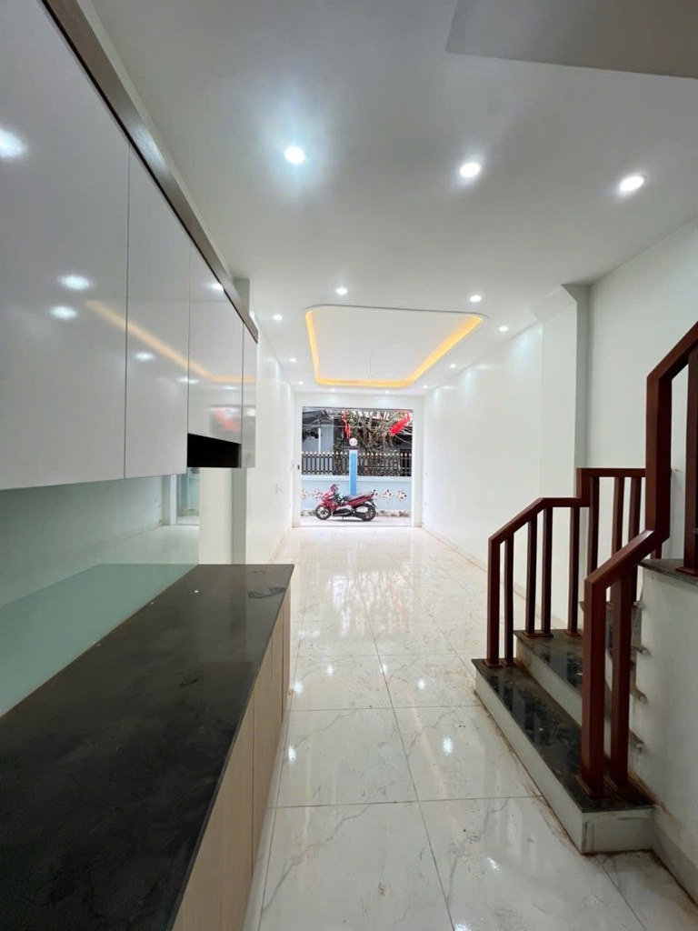 Bán nhà Đông La, Hoài Đức - 33m2, 5 tầng, 5.25 tỷ - Vị trí đẹp, giao thông thuận tiện