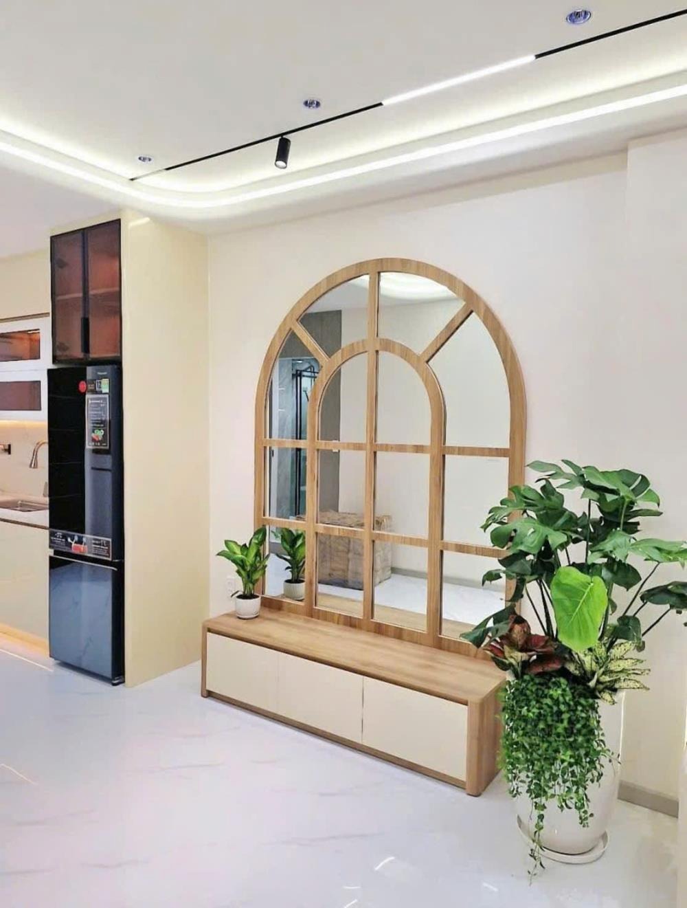 Bán Nhà 3 Lầu Quận 9 - 100m2, Thu Nhập 30tr/Tháng - Vị Trí Đắc Địa