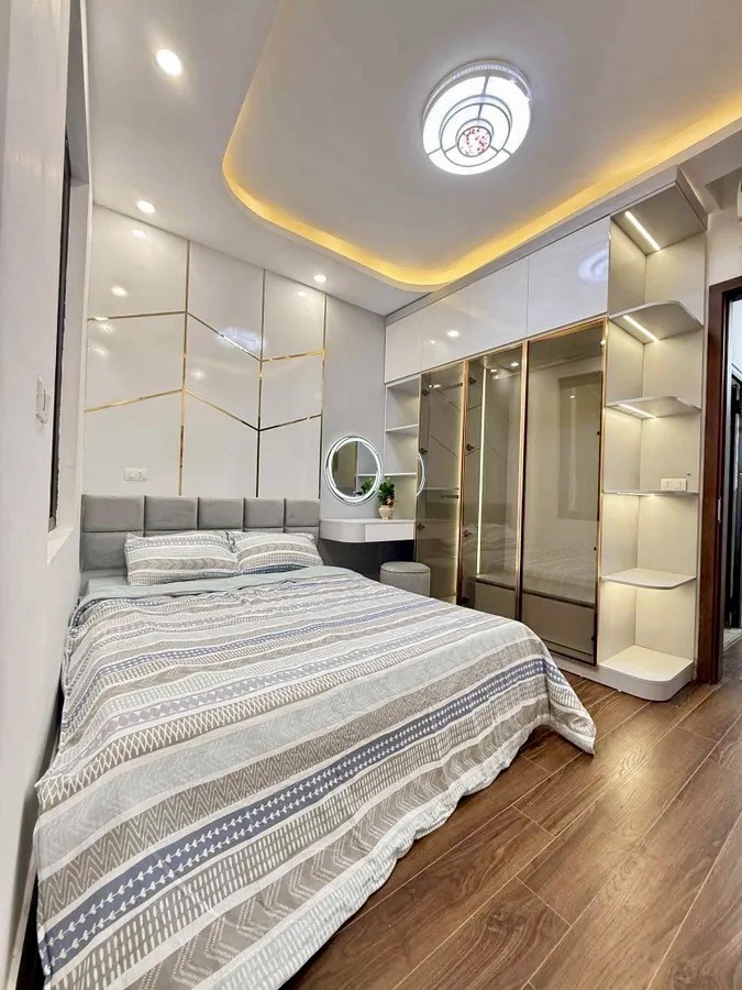 Bán nhà Tôn Đức Thắng - 40m2, 4 Tầng, Full Nội Thất - 9.65 Tỷ