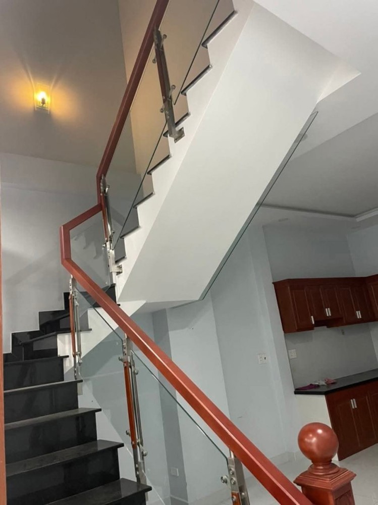 Bán nhà đường Số 8, Phường Trường Thọ, Thủ Đức. DT 80m2, 2 tầng, 2PN, SH, 7.4 tỷ