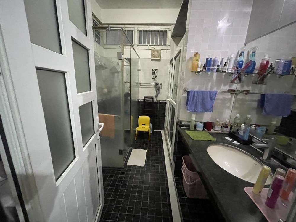 Bán nhà Thuỵ Phương 40m2, 5 tầng mới, sân ô tô, ngõ thoáng