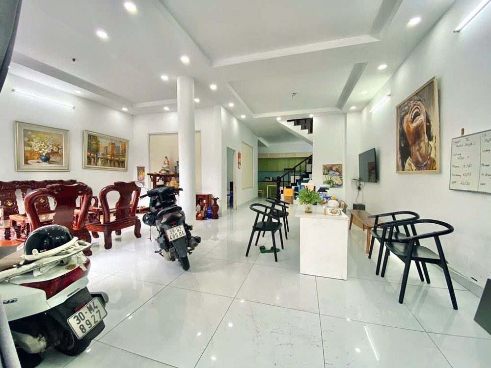 BIỆT THỰ ĐƯỜNG 7M ĐHT05 Q12-GÍAP TÂN BÌNH-125M2-2 TẦNG-9,5 TỶ