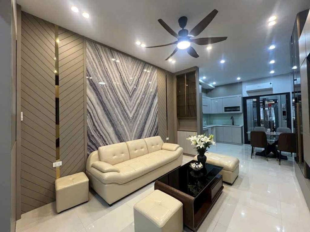 BỒ ĐỀ -HỒNG TIẾN 53M-X5 TẦNG-THANG MÁY -FULL NỘI THẤT-Ô TÔ VÀO TẬN CỬA