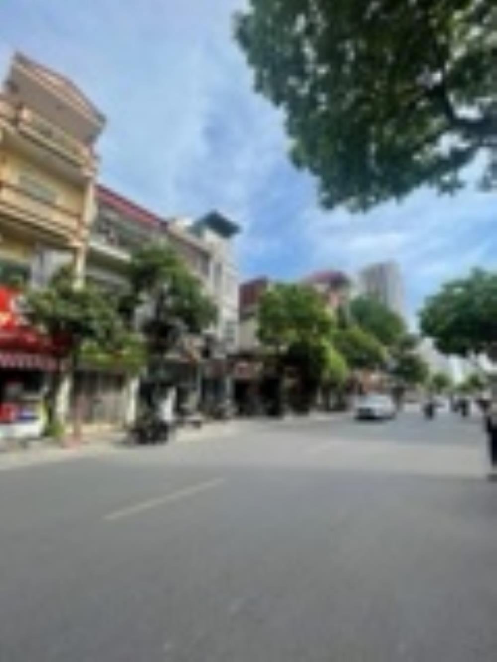 Bán Nhà Mặt Tiền Nguyễn Khuyến, Hà Đông - 70m2, Giá 16 Tỷ - Kinh Doanh Sầm Uất