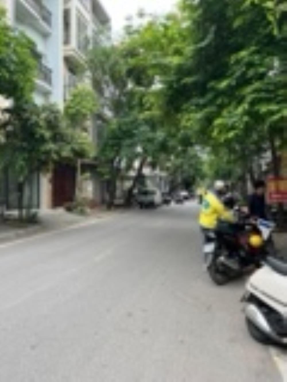 Bán Nhà Mặt Tiền Nguyễn Khuyến, Hà Đông - 70m2, Giá 16 Tỷ - Kinh Doanh Sầm Uất
