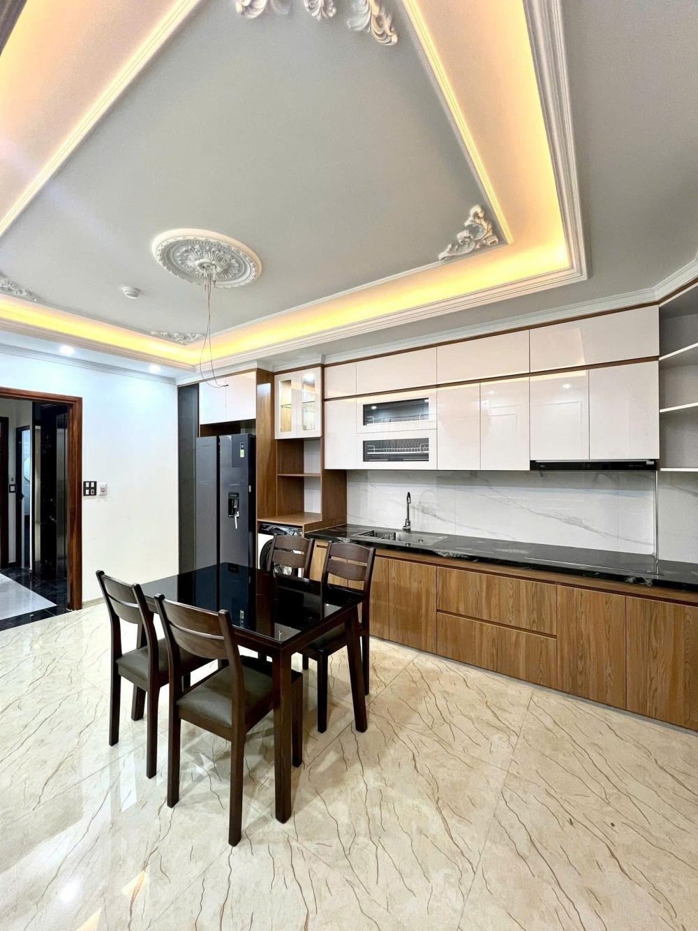 Bán nhà Hoàng Hoa Thám - Ô tô đỗ cửa - Kinh doanh - 58m² - 15 tỷ