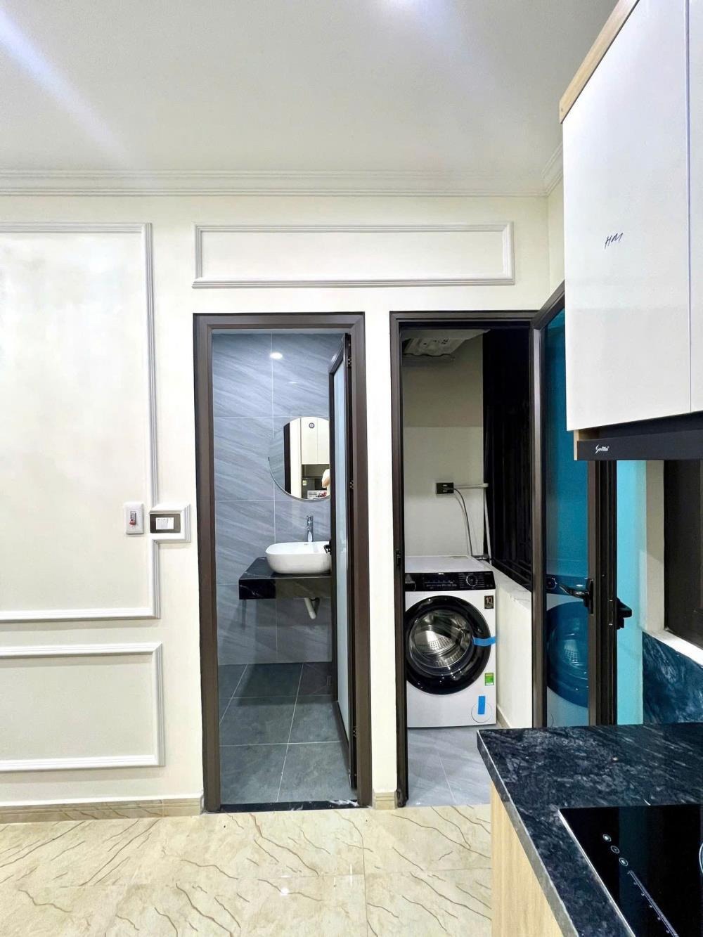Bán nhà Hoàng Hoa Thám - Ô tô đỗ cửa - Kinh doanh - 58m² - 15 tỷ