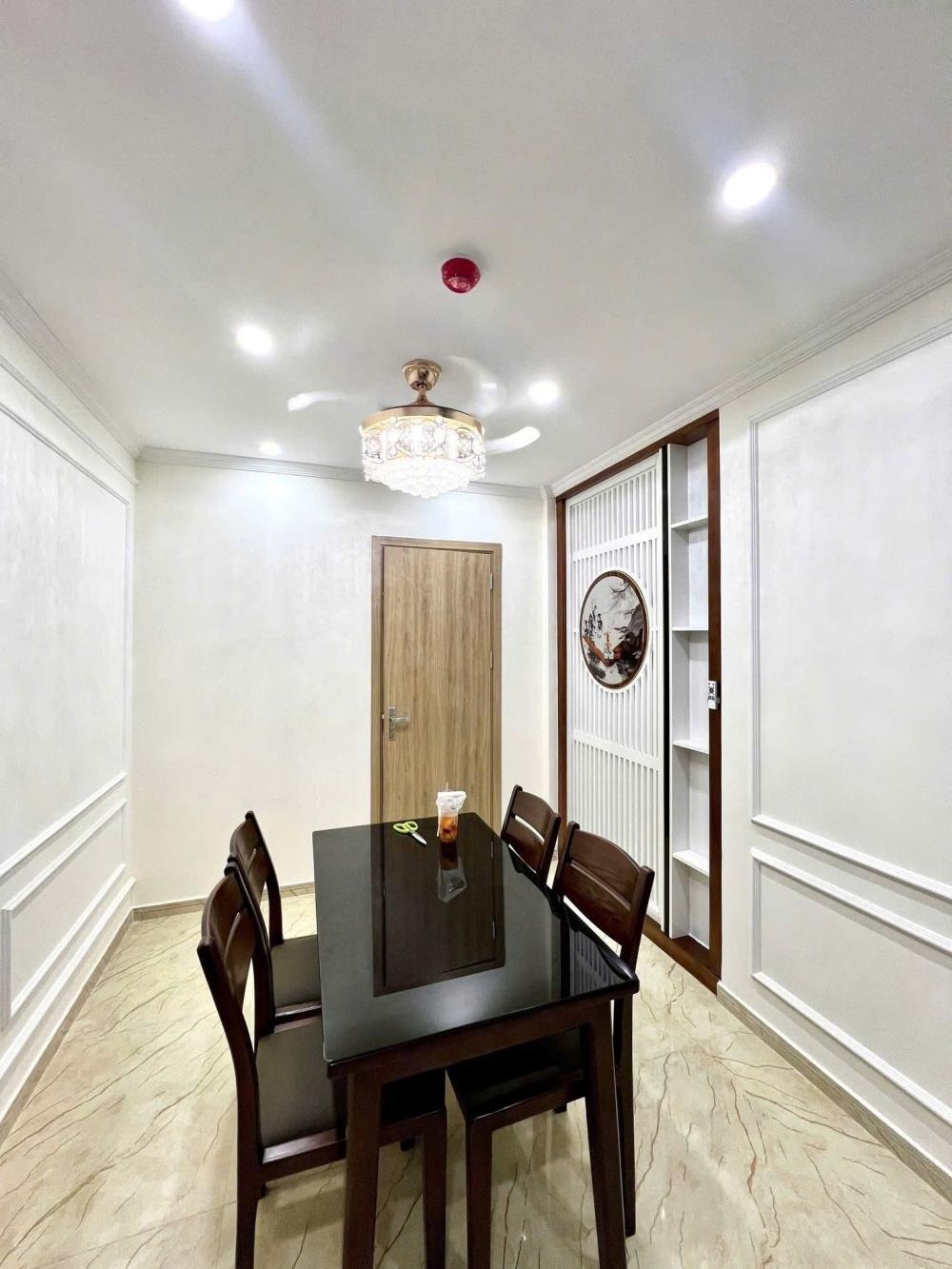 Bán nhà Hoàng Hoa Thám - Ô tô đỗ cửa - Kinh doanh - 58m² - 15 tỷ