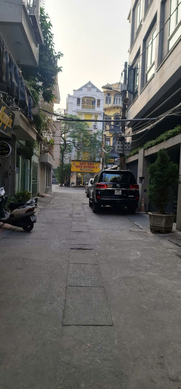Bán nhà phân lô Dich Vọng - 105m2, Mặt Tiền 6m, Giá 43 Tỷ