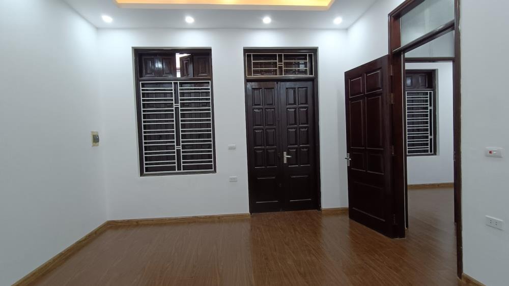 Bán nhà Quận Thanh Trì, 55m², Ô tô đỗ cổng, Giá Hơn 5 tỷ