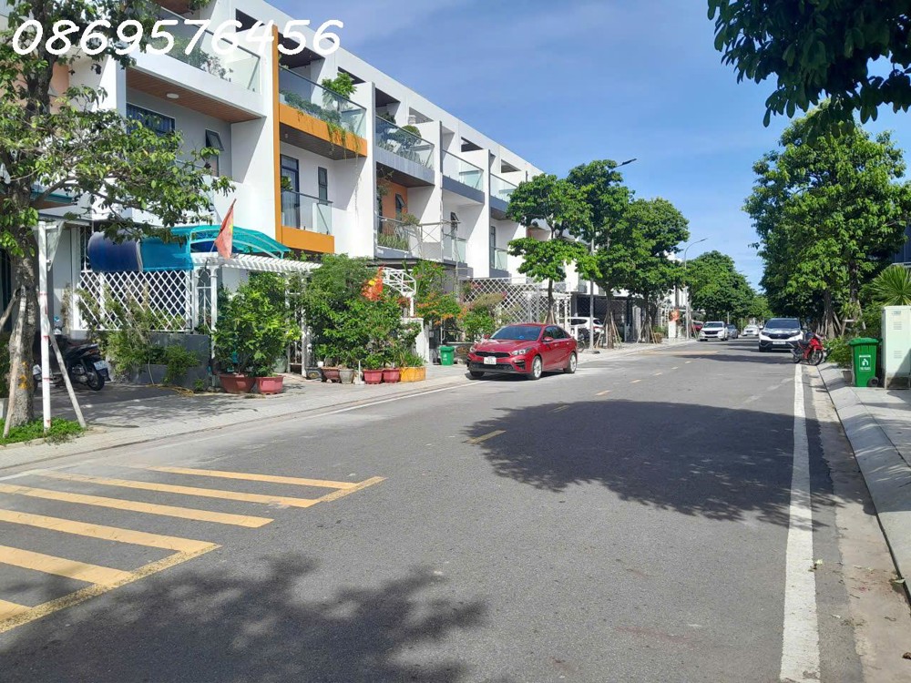 BÁN NHÀ GẦN NGAY DỰ ÁN SUNGROUP KHÁNH HOÀ