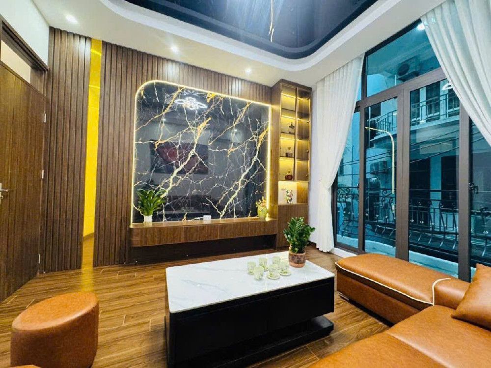 Hoàng Câu ô tô vào nhà dt 50 m,5 tầng, 2 mặt ngõ, yên tĩnh, rộng rãi, sổ đỏ sắn sàng,