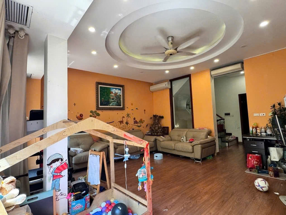Hiếm!Bán nhà mặt phố Cửa Bắc,Trúc Bạch,Ba Đình DT 140m2 KD sầm uất, 47.8 tỷ