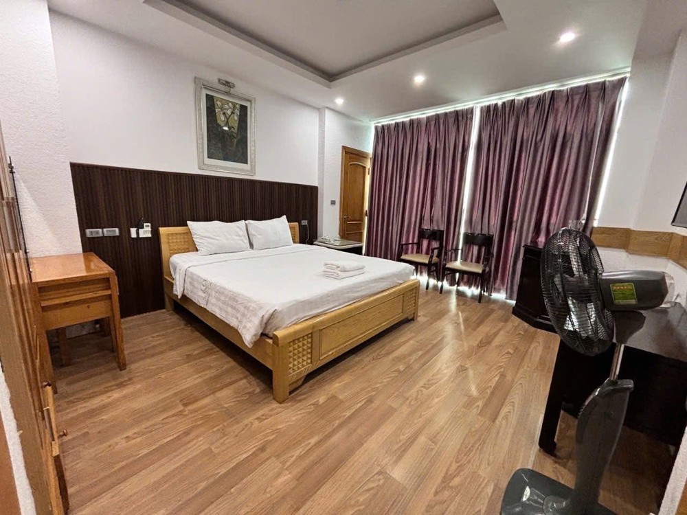 32 tỷ. Nhà mặt phố Vũ Tông Phan, 65m*5MT*3 tầng; kinh doanh lý tưởng
