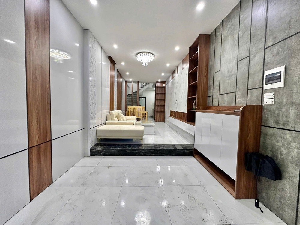 KHU VIP NGUYỄN SƠN LONG BIÊN BÁN NHÀ 6 TẦNG NHỈNH 8 TỶ