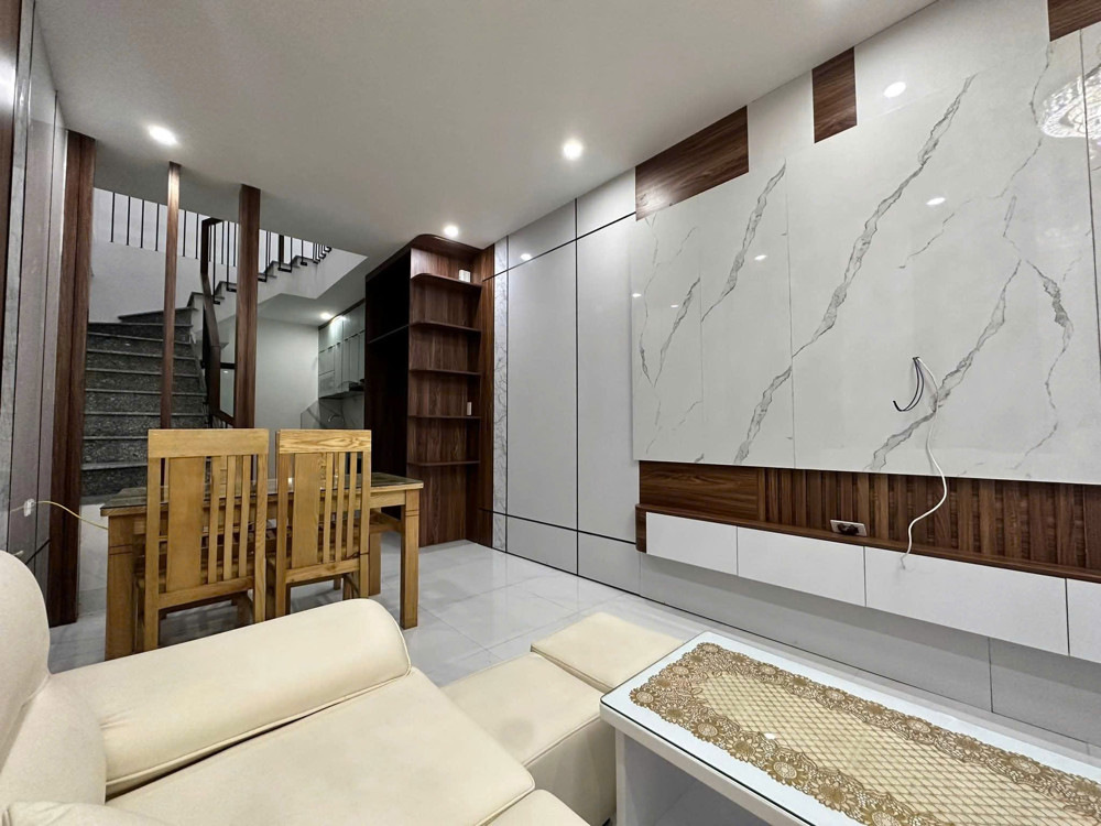 KHU VIP NGUYỄN SƠN LONG BIÊN BÁN NHÀ 6 TẦNG NHỈNH 8 TỶ