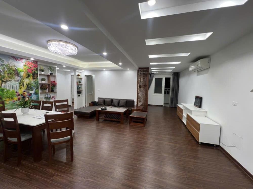 Bán căn hộ chung cư 197 Trần Phú Hà Đông 132m2, 3PN, Lô Góc View Đẹp
