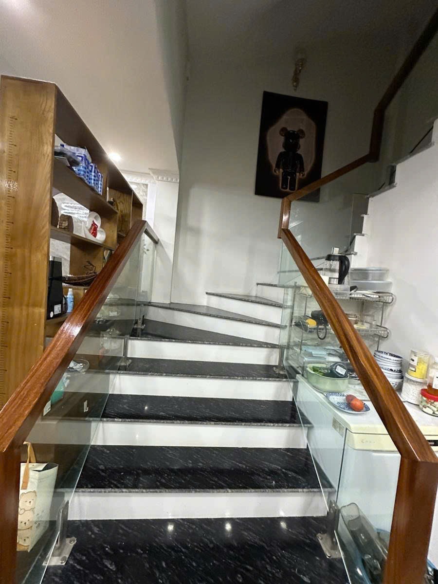 Bán nhà mặt phố Hoàng Cầu 50m2, 5 tầng, giá 28 tỷ - Vị trí đẹp, tiềm năng lớn