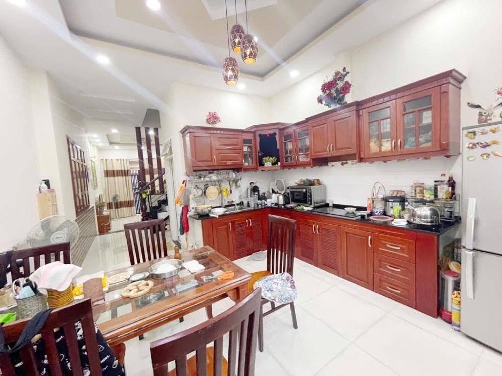 Bán nhà Gò Vấp, hẻm xe hơi Dương Quảng Hàm, 68M², 4 tầng, 4 Pn, 9.4  tỷ TL