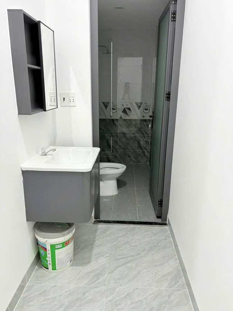 Nhà đẹp cần bán, có nội thất, đường oto ra vào, Sổ hồng sang tên ngay, Giá còn bớt