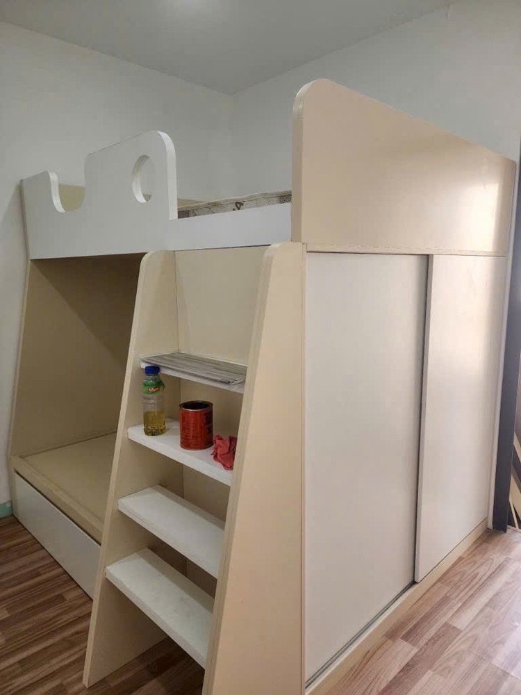 Nhà đường oto ra vào. Kẹt nên cần bán gấp. Giá còn bớt, gần ngã từ Thủ Đức