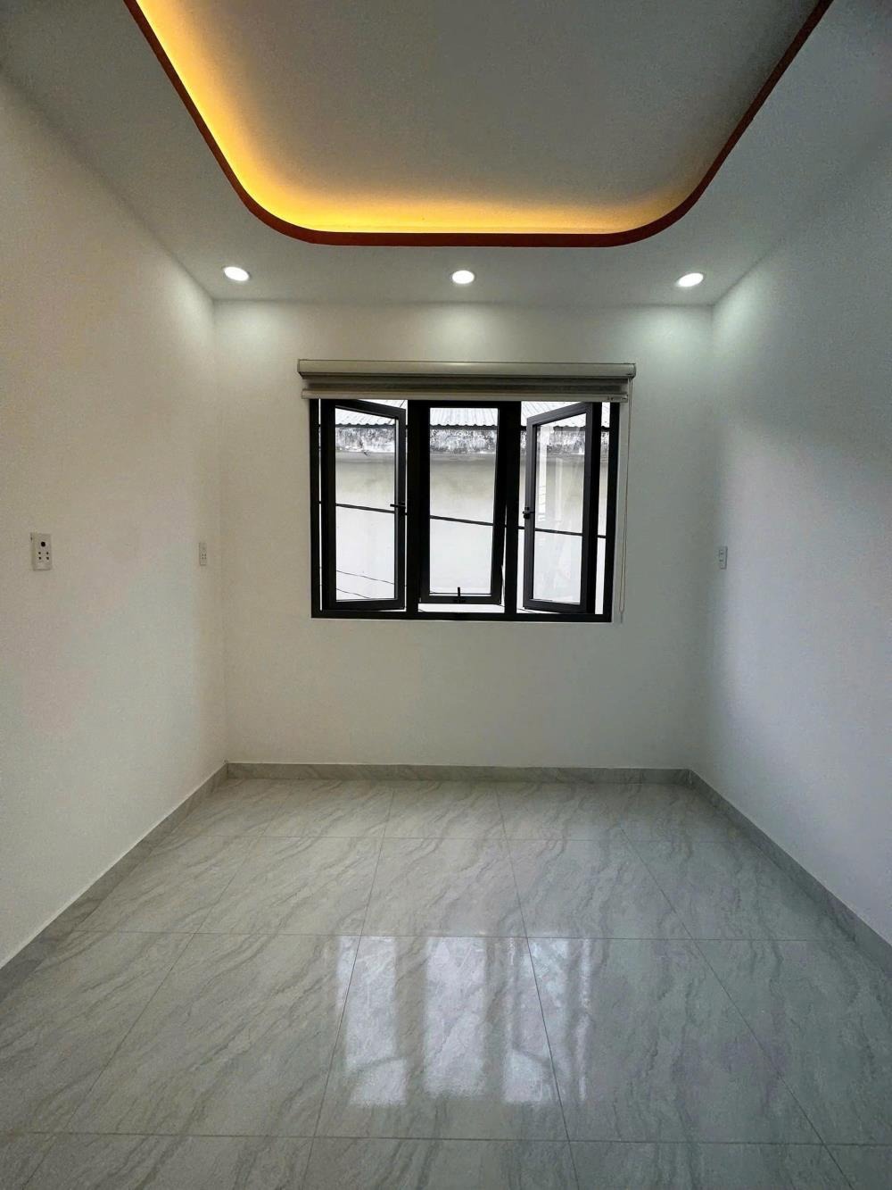 Bán Nhà Quận Bình Tân - 2.2 Tỷ - Tân Tạo, 1 Lầu 1 Trệt, Hẻm Xe Hơi