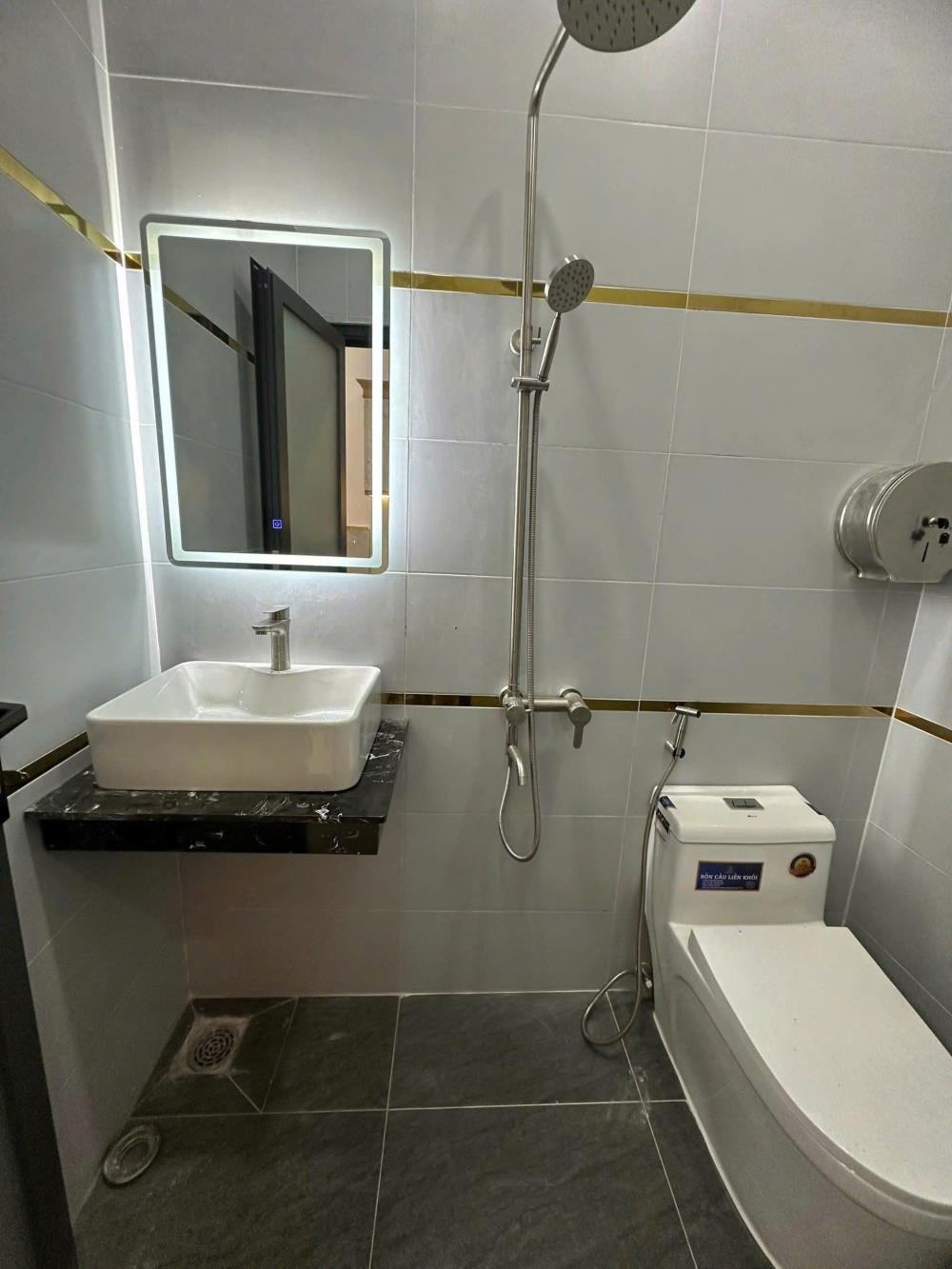Bán Nhà Quận Bình Tân - 2.2 Tỷ - Tân Tạo, 1 Lầu 1 Trệt, Hẻm Xe Hơi