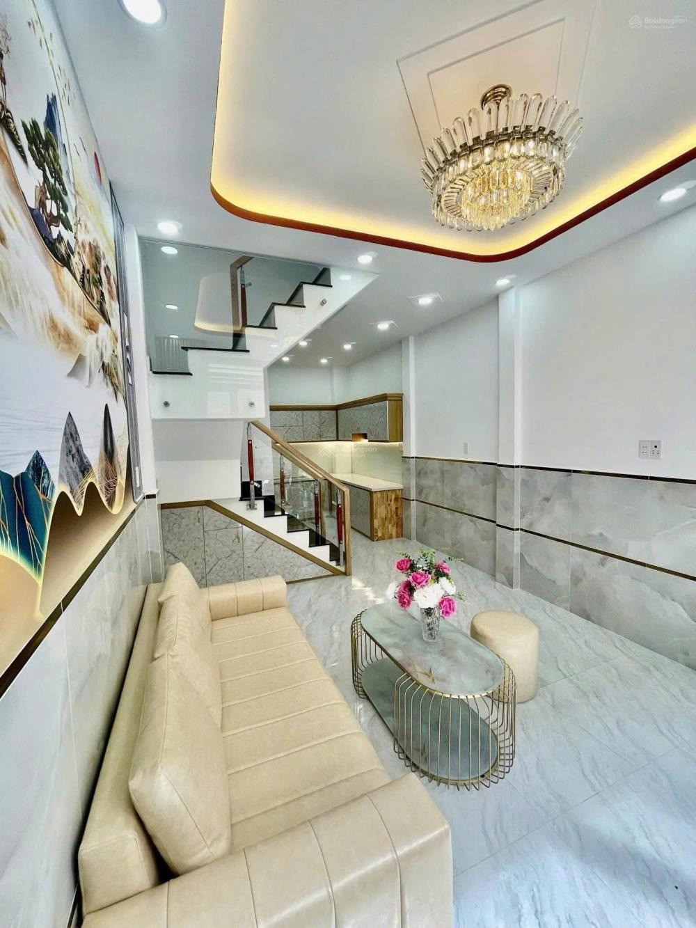 Bán Nhà Quận Bình Tân - 2.2 Tỷ - Tân Tạo, 1 Lầu 1 Trệt, Hẻm Xe Hơi