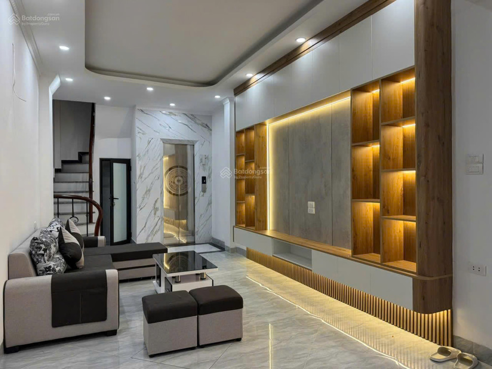Chính chủ cần bán lô góc 6 tầng thang máy Định Công 31m2 mặt tiền 3.3m 8,85 tỷ, full nội thất