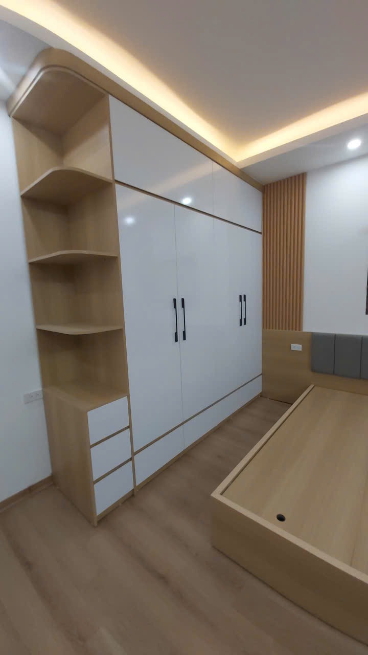Bán nhà trung tâm Vạn Phúc - Thang Máy, 2 Mặt Tiền - 34m2 - Giá 8.x Tỷ