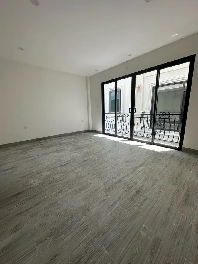 NHÀ MỚI ĐỦ NỘI THẤT Ở LUÔN CỰ KHỐI- LONG BIÊN 30M2 X 4 TẦNG 4.35 TỶ.Ô TÔ ĐỖ CỬA