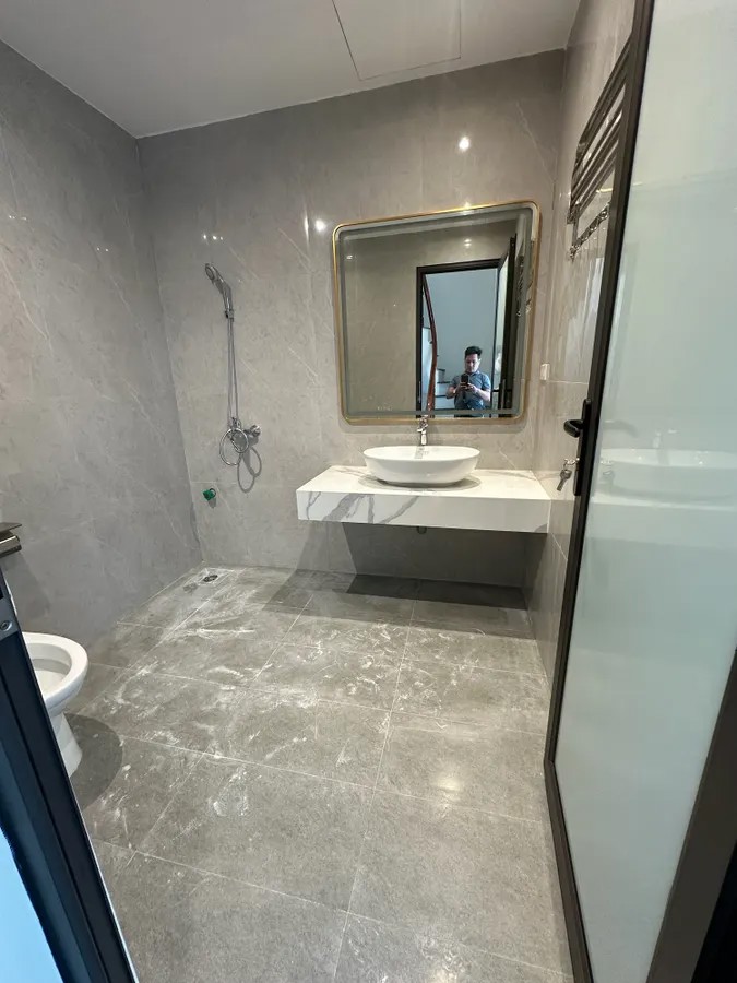 NHÀ MỚI ĐỦ NỘI THẤT Ở LUÔN CỰ KHỐI- LONG BIÊN 30M2 X 4 TẦNG 4.35 TỶ.Ô TÔ ĐỖ CỬA