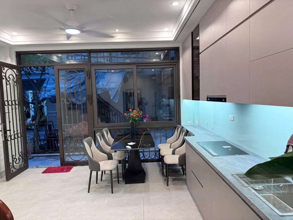 SIÊU PHẨM 6 TẦNG TẠI PHỐ HOA LÂM - VIỆT HƯNG GIÁ RẺ