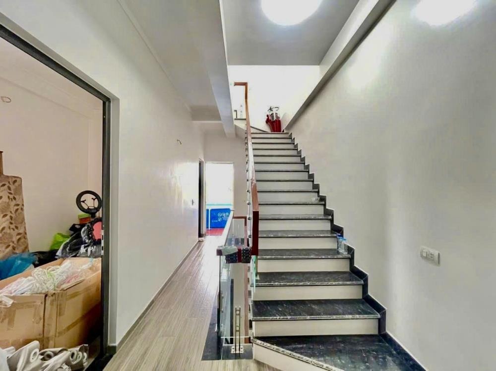 Bán Nhà Bạch Mai 4 Lối, Ô Tô Đỗ Gần, View Chợ - Giá Tốt
