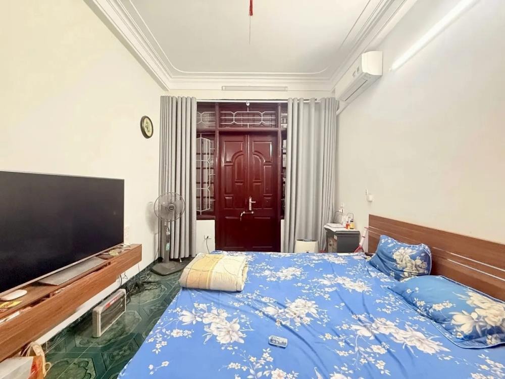 Bán nhà Thái Thịnh - 60m2, 4 tầng, 4PN, Ô tô vào nhà, Giá 19.4 tỷ